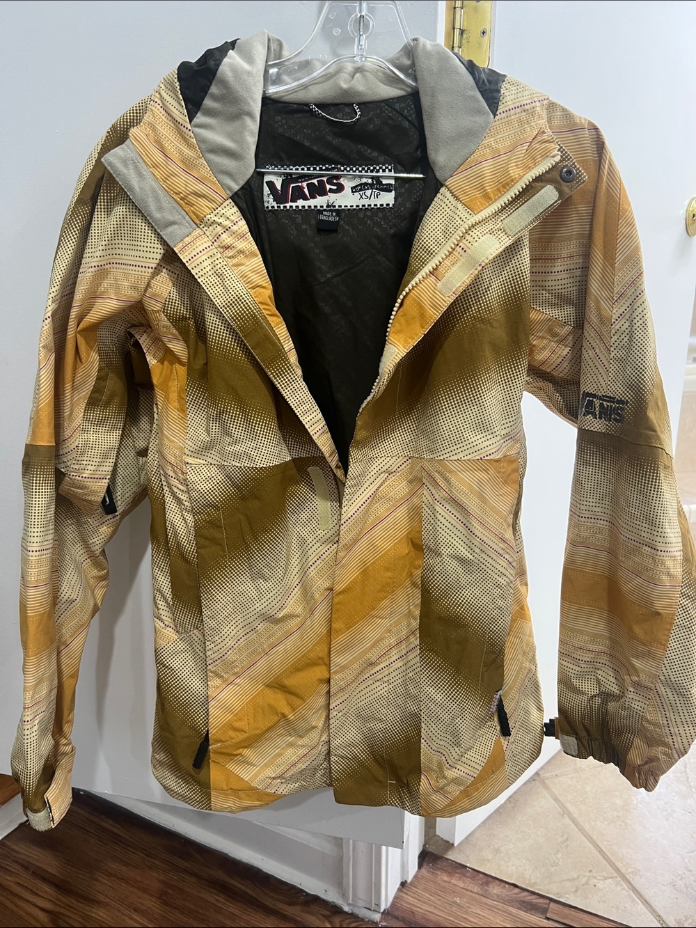 Vans Yellow & Tan Patterned Ski Jacket